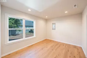 1078 Young St, Woodburn, OR 97071 - Photo 27