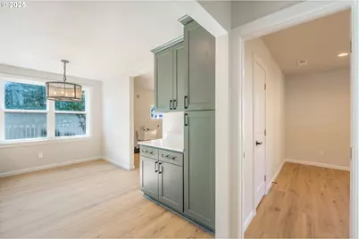 1078 Young St, Woodburn, OR 97071 - Photo 17