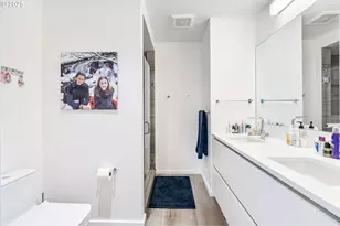 1075 NW Northrup St, Portland, OR 97209 - Photo 23