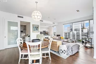 1075 NW Northrup St, Portland, OR 97209 - Photo 13