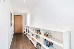 1075 NW Northrup St, Portland, OR 97209 - Photo 9