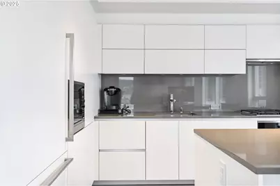 1075 NW Northrup St #814, Portland, OR 97209 - Photo 17