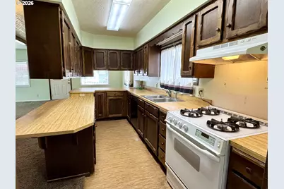 1905 Cherry St, Baker City, OR 97814 - Photo 5