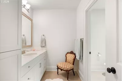 6305 SW Sweetbriar Ct, Portland, OR 97221 - Photo 31