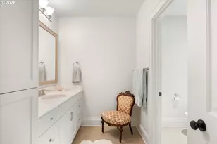 6305 SW Sweetbriar Ct, Portland, OR 97221 - Photo 31