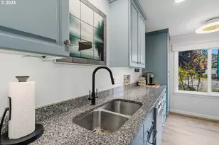 585 Madrona Ave S, Salem, OR 97302 - Photo 5