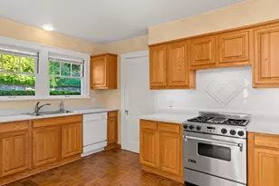 2917 SW Fairview Blvd, Portland, OR 97205 - Photo 9