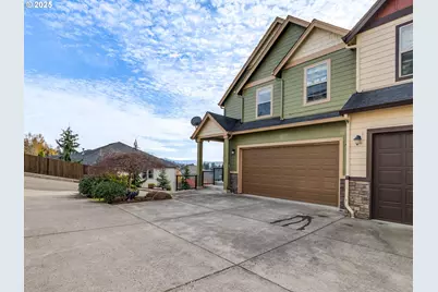 2105 34th St, Washougal, WA 98671 - Photo 3