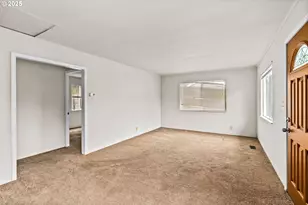 1389 NE Brooklyn Ave, Roseburg, OR 97470 - Photo 11