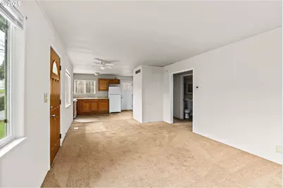 1389 NE Brooklyn Ave, Roseburg, OR 97470 - Photo 5