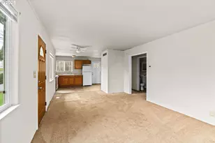 1389 NE Brooklyn Ave, Roseburg, OR 97470 - Photo 5