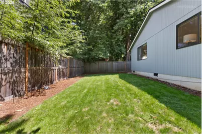 4137 SE Ivon St, Portland, OR 97202 - Photo 27