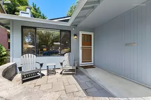 4137 SE Ivon St, Portland, OR 97202 - Photo 3