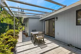 4137 SE Ivon St, Portland, OR 97202 - Photo 23