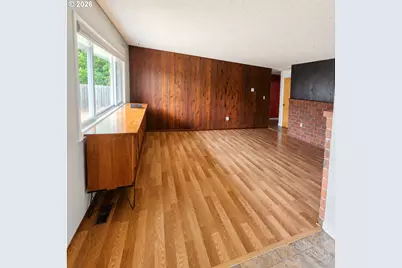 1510 NW Lester St, Roseburg, OR 97471 - Photo 9