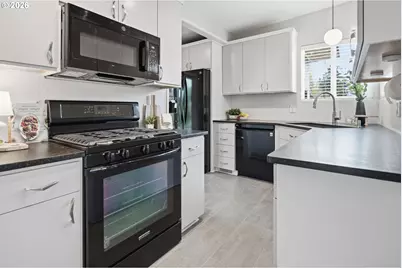 420 SW 133rd Ave, Beaverton, OR 97005 - Photo 7