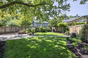 70 Grand View Dr, Eugene, OR 97405 - Photo 39