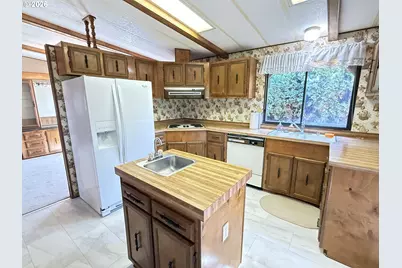 4318 Essex St SE, Salem, OR 97301 - Photo 9