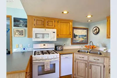 19921 Whaleshead Rd #I    2, Brookings, OR 97415 - Photo 13