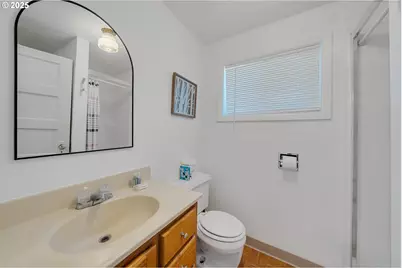 240 S Harbor St, Rockaway Beach, OR 97136 - Photo 15