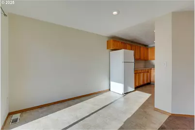 15648 NE Milton Pl, Portland, OR 97230 - Photo 17