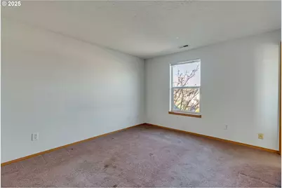 15648 NE Milton Pl, Portland, OR 97230 - Photo 27