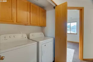 15648 NE Milton Pl, Portland, OR 97230 - Photo 29