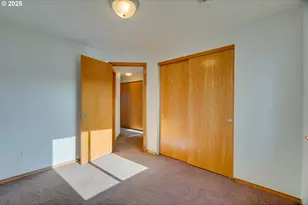 15648 NE Milton Pl, Portland, OR 97230 - Photo 39