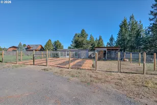 53475 Bridge Dr, La Pine, OR 97739 - Photo 9