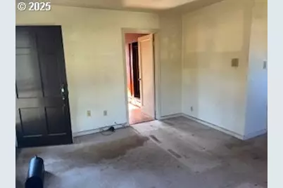 2105 SE 143rd Ave, Portland, OR 97233 - Photo 15