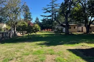 2105 SE 143rd Ave, Portland, OR 97233 - Photo 9