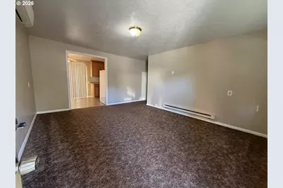 686 W First Ave, Sutherlin, OR 97479 - Photo 7