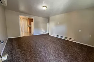 686 W First Ave, Sutherlin, OR 97479 - Photo 7