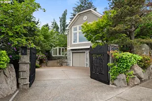 1600 View Lake Ct, Lake Oswego, OR 97034 - Photo 1