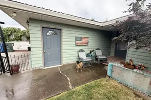 1328 NW King Ave, Pendleton, OR 97801 - Photo 3