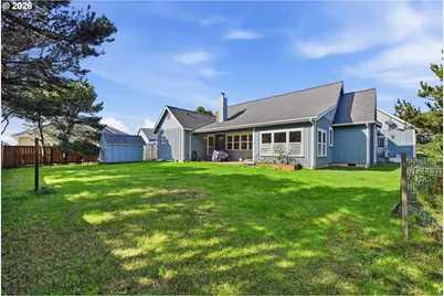 1027 Seabird Dr SW, Bandon, OR 97411 - Photo 43