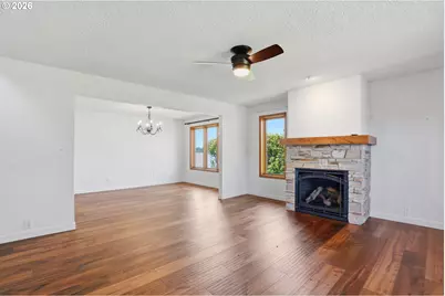 954 S A St, Washougal, WA 98671 - Photo 7