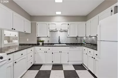 9118 N Smith St, Portland, OR 97203 - Photo 13