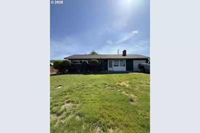 247 Oak St, Riddle, OR 97469 - Photo 1
