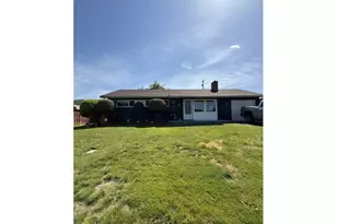 247 Oak St, Riddle, OR 97469 - Photo 1