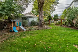325 W Riverside Dr, Roseburg, OR 97470 - Photo 39