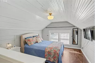 914 Pine St, Silverton, OR 97381 - Photo 23
