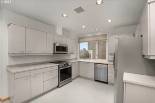 2020 SW Market St Dr, Portland, OR 97201 - Photo 13