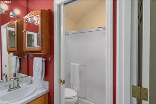 5007 SW Canterbury Ln, Portland, OR 97219 - Photo 13