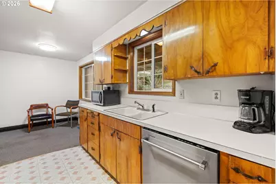 18735 SW Rosa Rd, Beaverton, OR 97078 - Photo 9