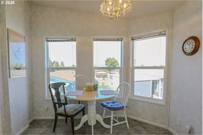 211 W River Ridge Ave, Roseburg, OR 97471 - Photo 21