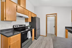 13670 SE Bush St, Portland, OR 97236 - Photo 13