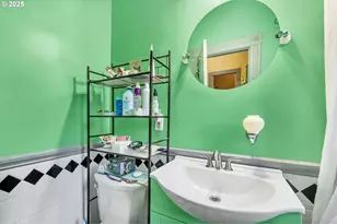 637 NE 17th St, Salem, OR 97301 - Photo 13