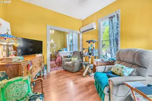 637 NE 17th St, Salem, OR 97301 - Photo 5
