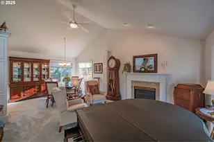 2750 N Holiday Ln, Newberg, OR 97132 - Photo 7